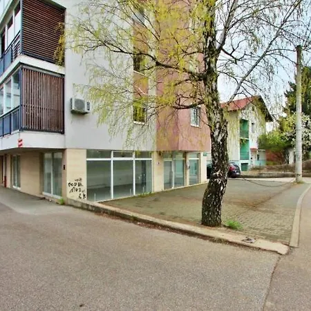 Apartment Kamelia *